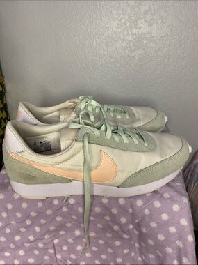 Nike Women's Mint Green and Peach Retro Runner Sneakers size 8.5
